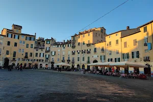 Piazza dell'Anfiteatro image