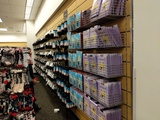 Department Store «Nordstrom Rack Chicago Avenue», reviews and photos, 101 E Chicago Ave, Chicago, IL 60611, USA