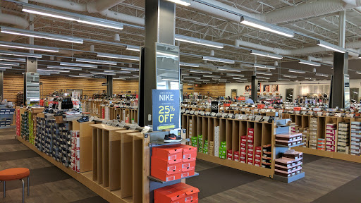 Shoe Store «DSW Designer Shoe Warehouse», reviews and photos, 23171 W Outer Dr, Allen Park, MI 48101, USA