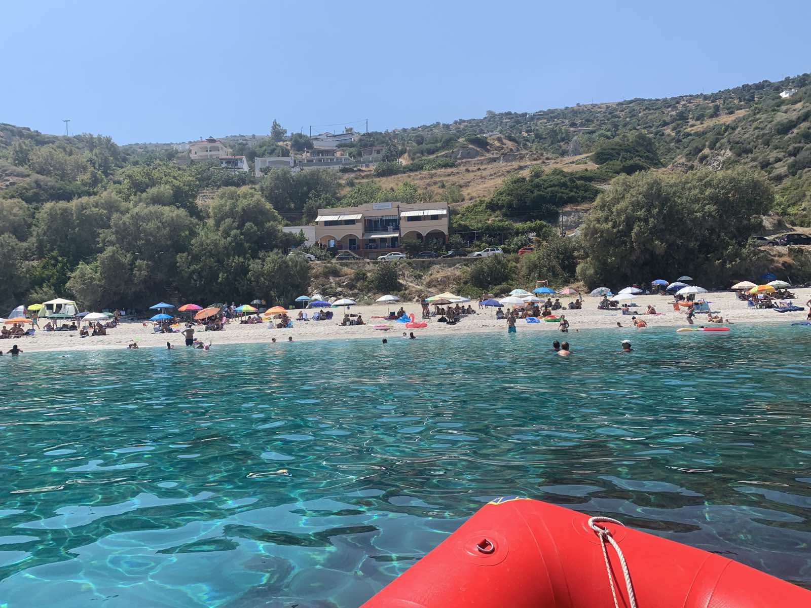 Zdjęcie Korasida beach i jego piękne krajobrazy