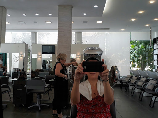 Logo da empresa - Cherry Coiffeur
