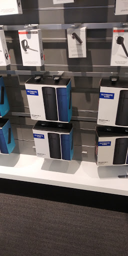 Cell Phone Store «AT&T», reviews and photos, 425 N Harlem Ave, Oak Park, IL 60301, USA