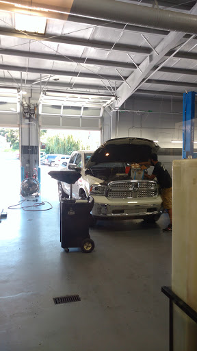 Car Dealer «Friendship Chrysler Jeep Dodge RAM», reviews and photos, 2638 W State St, Bristol, TN 37620, USA