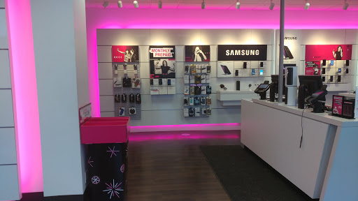 Cell Phone Store «T-Mobile», reviews and photos, 25801 Plymouth Rd, Redford Charter Twp, MI 48239, USA