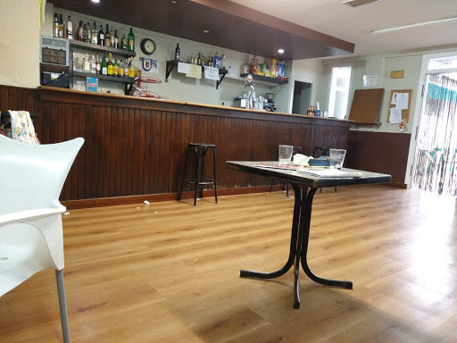 Información y opiniones sobre Bar Las Piscinas de Castilruiz