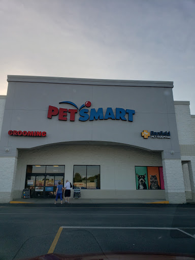 Pet Supply Store «PetSmart», reviews and photos, 1462 Jeffreys Rd, Rocky Mount, NC 27804, USA
