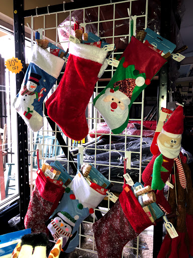 Pet Supply Store «Lazy Creek Discount Pet Food & Supplies», reviews and photos, 351 E Church St, Leesville, SC 29070, USA