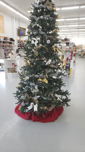 Thrift Store «B-thrifty - The Super Thrift Store», reviews and photos, 13412 Jefferson Davis Hwy, Woodbridge, VA 22191, USA