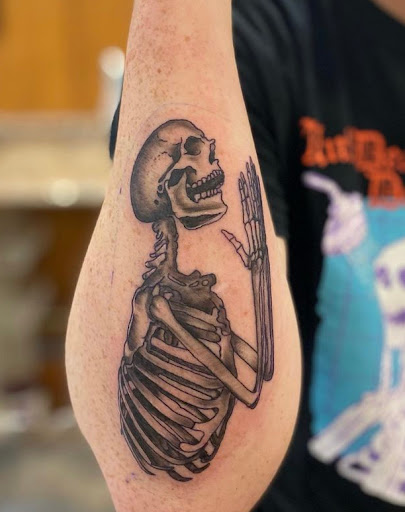 Tattoo Shop «Queen Bee Tattoo & Gallery», reviews and photos, 230 Main St, Springfield, OR 97477, USA