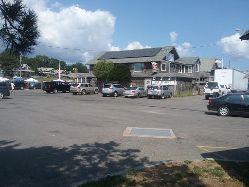 Beer Store «Our Market - Beer Wine Liqour Grocery Delivery Beverage Catering Cigars», reviews and photos, 1 E Chop Dr, Vineyard Haven, MA 02568, USA