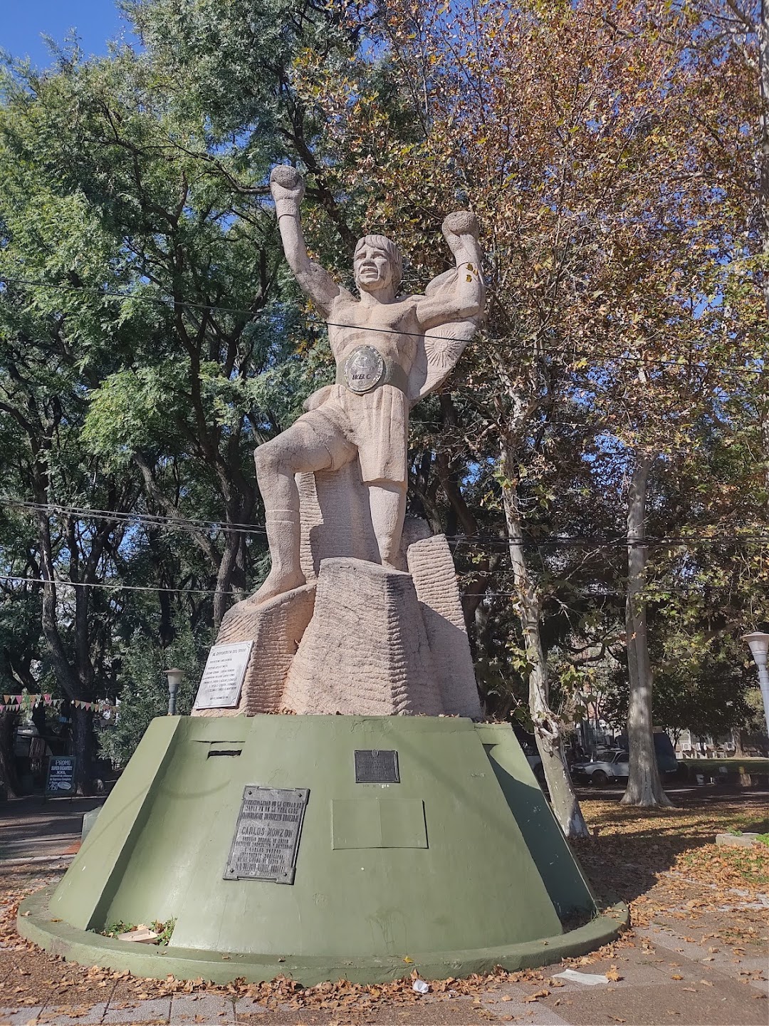 Monumento a Carlos Monzón