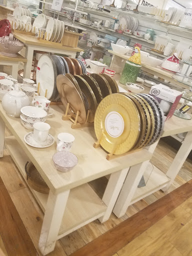 Furniture Store «HomeGoods», reviews and photos, 501 Town Centre Dr, Glen Mills, PA 19342, USA