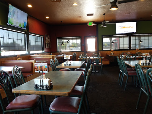 Pizza Restaurant «Round Table Pizza», reviews and photos, 1237 W Wood St, Willows, CA 95988, USA