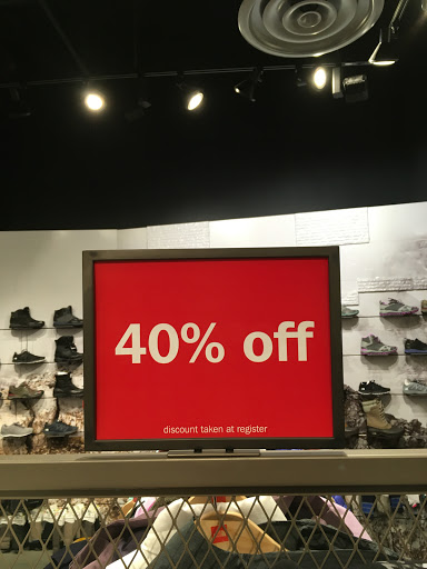 Clothing Store «The North Face», reviews and photos, 1 Garden State Plaza Blvd, Paramus, NJ 07652, USA