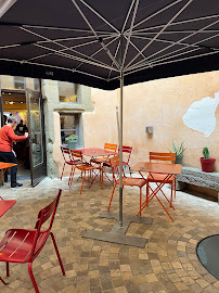 Atmosphère du Le Pas Sage - Restaurant - Bar à vins- Gîtes et Chambre d'Hôtes à Carcassonne - n°1