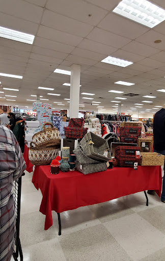 Department Store «T.J. Maxx & HomeGoods», reviews and photos, 341 S College Rd, Wilmington, NC 28403, USA