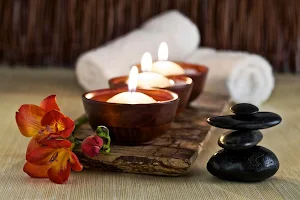 Healingwood Massage image