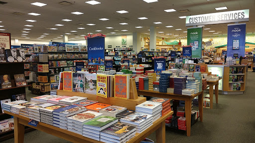 Book Store «Barnes & Noble», reviews and photos, 1738 Hill Rd N, Pickerington, OH 43147, USA