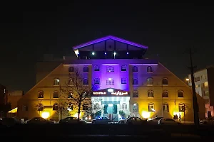 Morvarid Hotel image