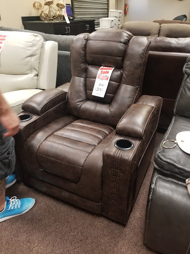 Furniture Store «Mor Furniture for Less», reviews and photos, 5156 N Blackstone Ave, Fresno, CA 93710, USA