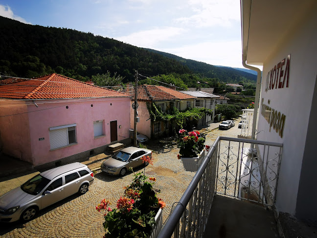 Хотел Бялата роза