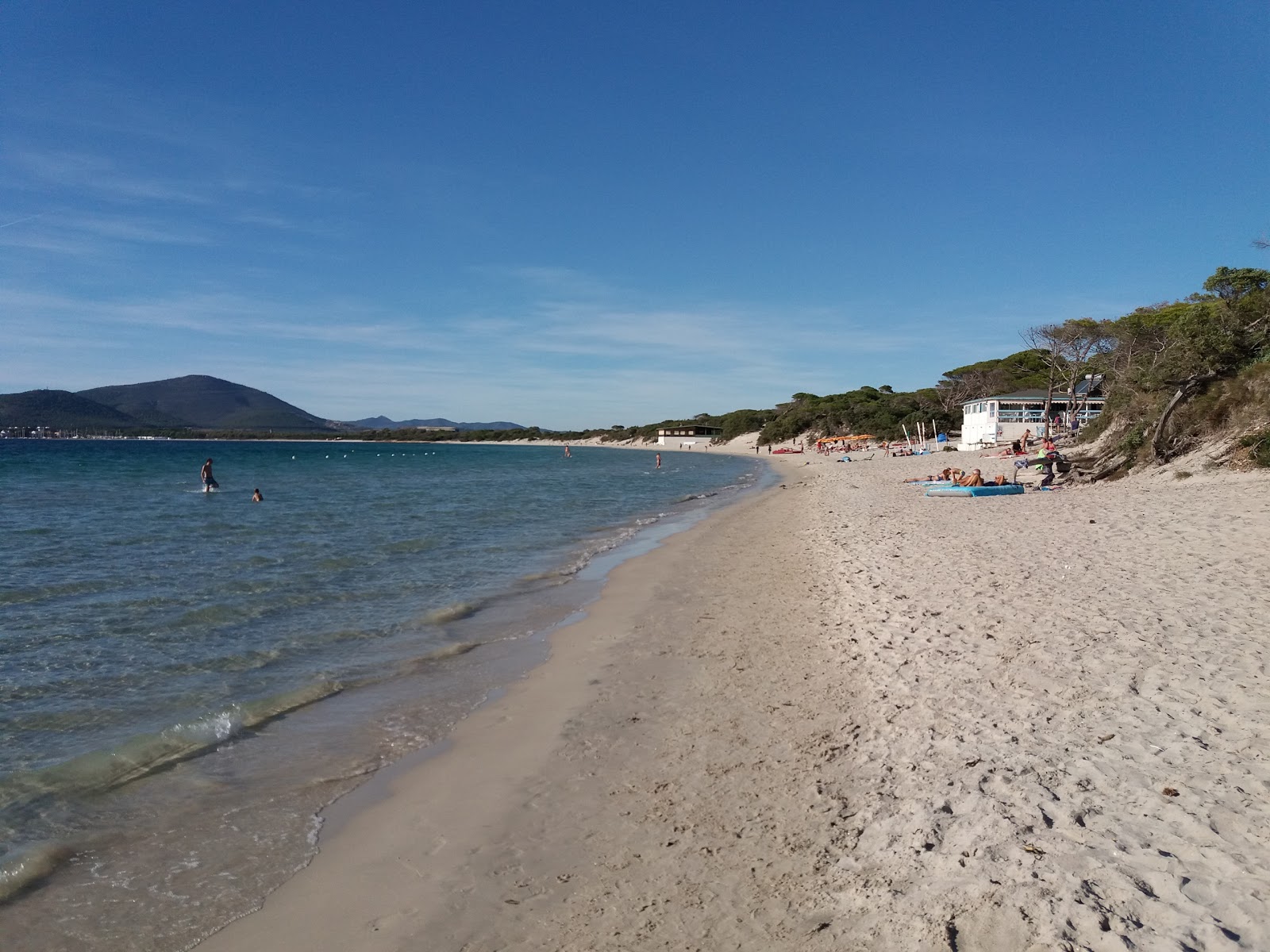 Foto van Fertilia beach met gemiddeld niveau van netheid
