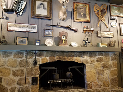 American Restaurant «Cracker Barrel Old Country Store», reviews and photos, 4700 Portsmouth Blvd, Chesapeake, VA 23321, USA