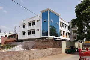 Shama Hostel & Ibadatgah image