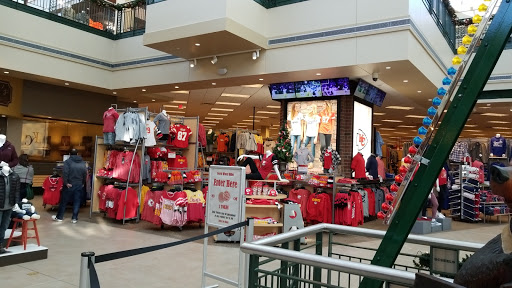 Sporting Goods Store «SCHEELS», reviews and photos, 6503 W 135th St, Overland Park, KS 66223, USA