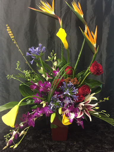 Florist «Open Air Designs - Florist | Wedding Planning | Gifts», reviews and photos, 607 N Myrtle Ave, Clearwater, FL 33755, USA