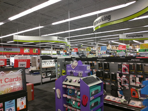 Office Supply Store «Staples», reviews and photos, 7910 Gall Blvd, Zephyrhills, FL 33541, USA