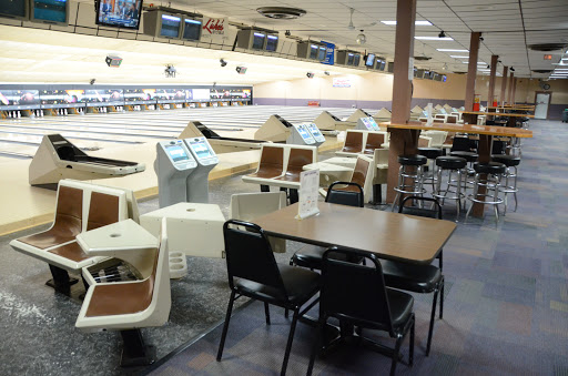 Bowling Alley «Liberty Lanes», reviews and photos, 115 L W Besinger Dr, Carpentersville, IL 60110, USA
