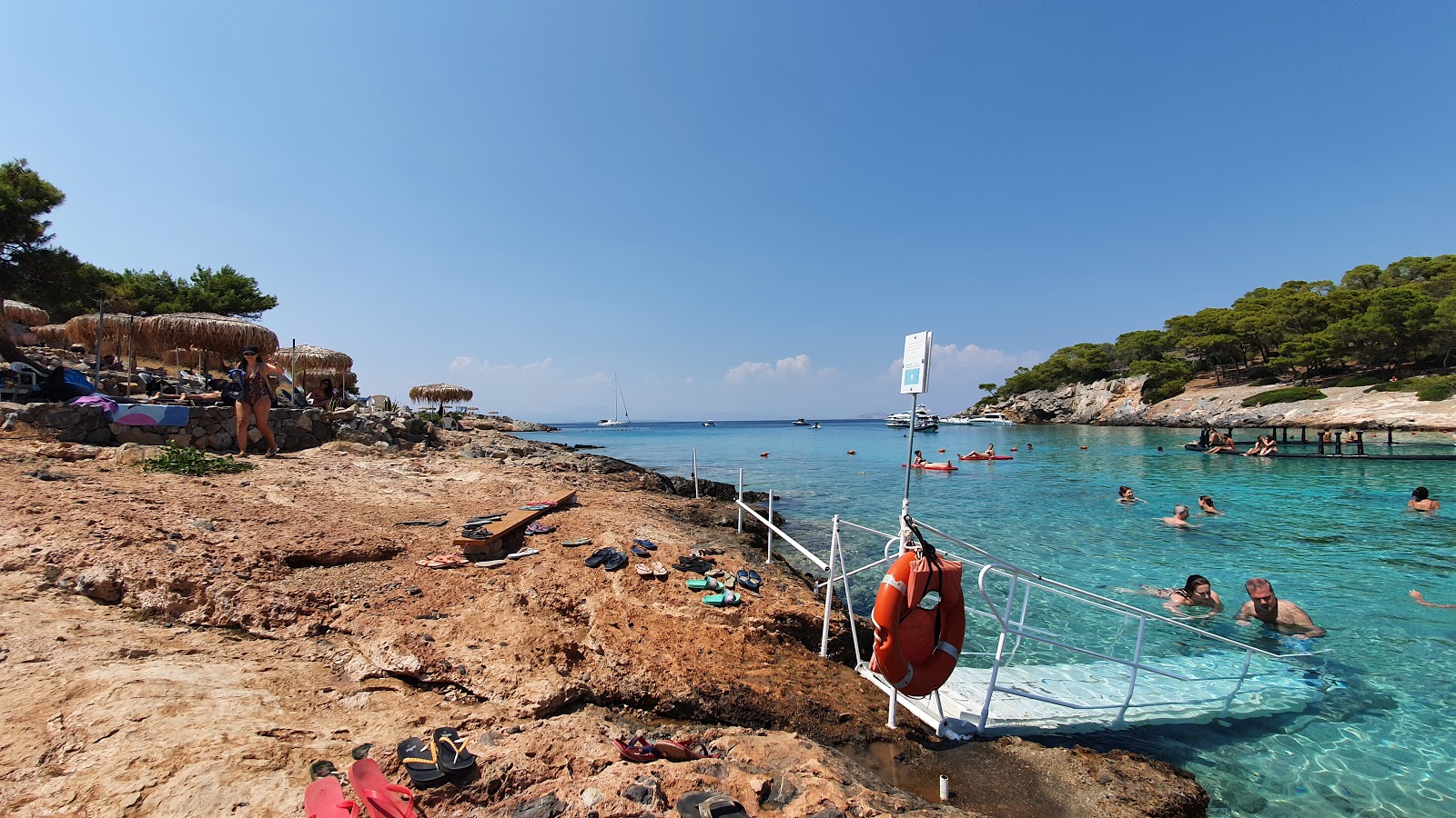 Foto di Paralia Aponisos con molto pulito livello di pulizia