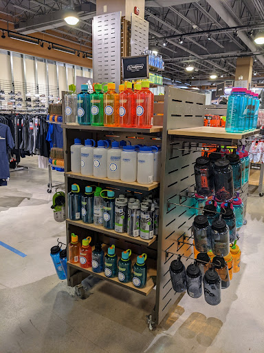 Outdoor Sports Store «Eastern Mountain Sports», reviews and photos, 281 Daniel Webster Hwy, Nashua, NH 03060, USA