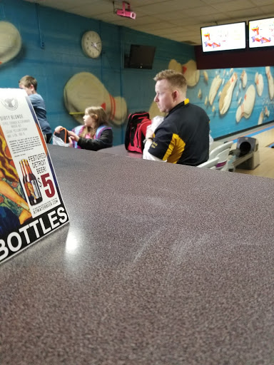 Bowling Alley «Luxury Lanes & Lounge Inc», reviews and photos, 600 E 9 Mile Rd, Ferndale, MI 48220, USA