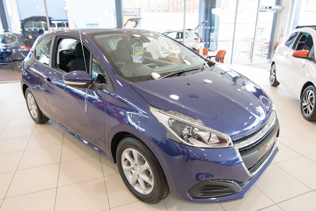 Comments and reviews of Robins & Day Peugeot Preston