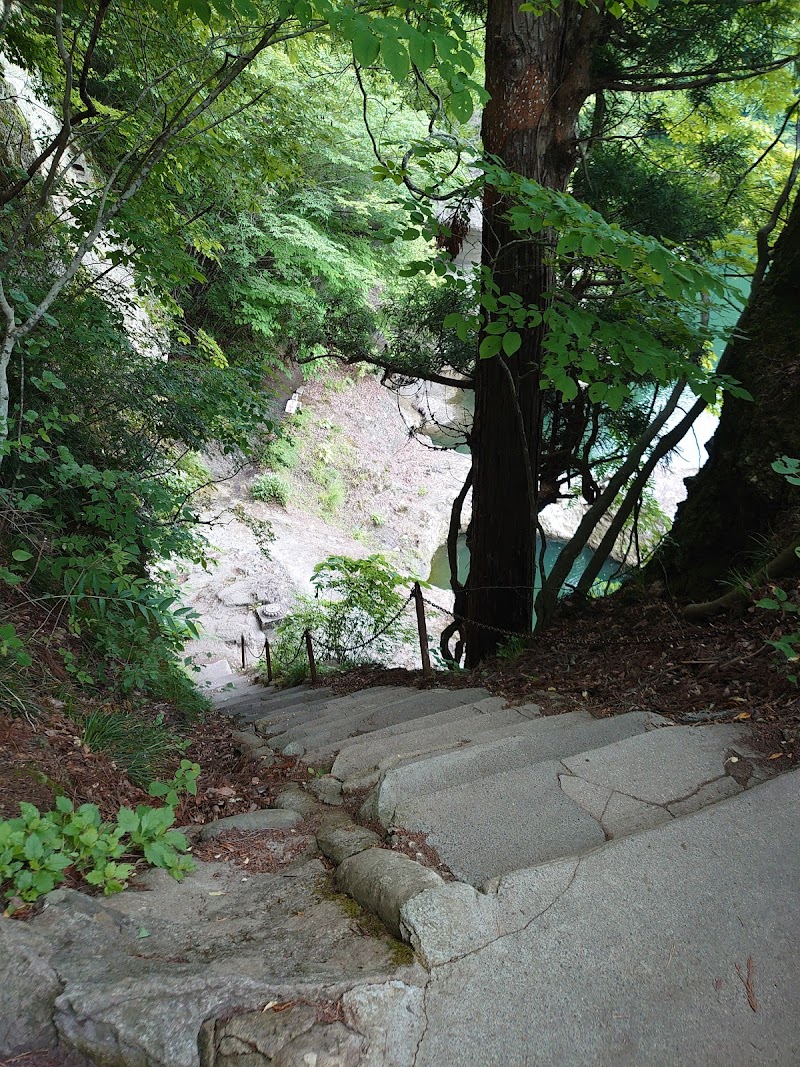 塔のへつり 福島県下郷町弥五島下タ林 景勝地 グルコミ