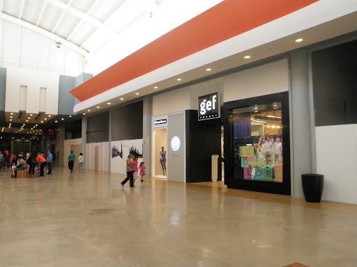 Centro Comercial Parque Los Aviadores