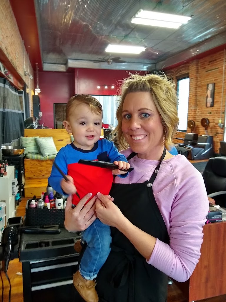 Studio 17 Salon & Spa 50662
