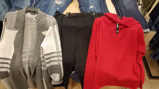 Department Store «Belk», reviews and photos, 555 Village Green Dr, Gallatin, TN 37066, USA