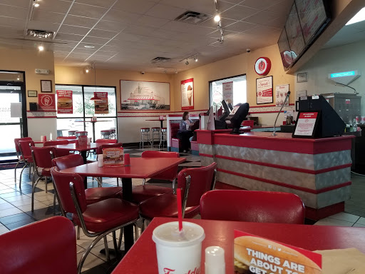 Shopping Mall «Shops at Vineyard Village», reviews and photos, 2800 Texas 121 Business, Euless, TX 76039, USA