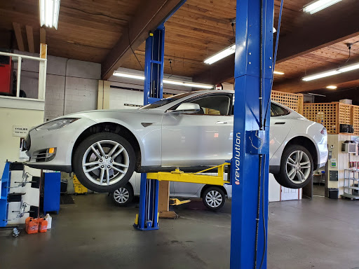 Auto Repair Shop «Hoesly Eco Automotive», reviews and photos, 210 W McLoughlin Blvd, Vancouver, WA 98660, USA