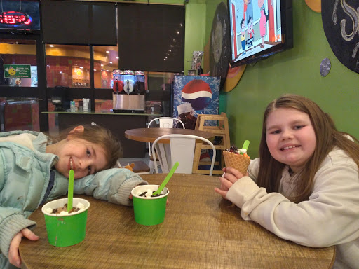 Ice Cream Shop «Swirlz Of Paragould», reviews and photos, W Kingshighway, Paragould, AR 72450, USA