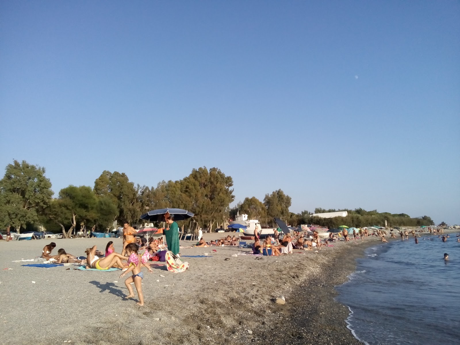 Giovanni-Lazzaro beach'in fotoğrafı mavi sular yüzey ile