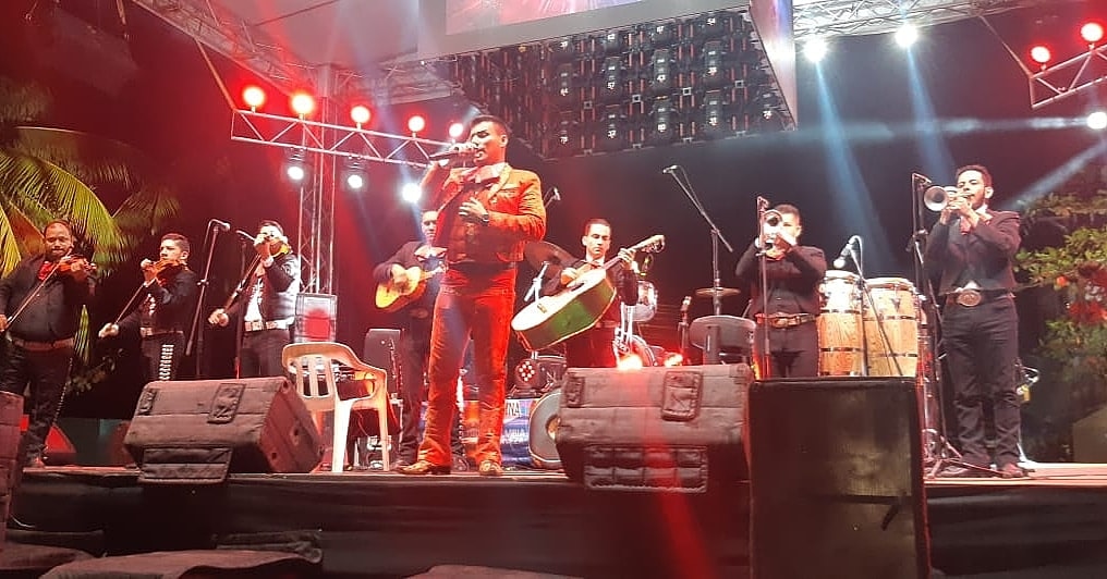 MARIACHIS EN BUCARAMANGA - TRIOS - MARIACHIS DE BUCARAMANGA - MARIACHI - SERENATAS TRÍO