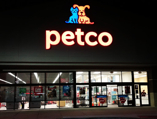 Pet Supply Store «Petco Animal Supplies», reviews and photos, 364 Randall Rd, South Elgin, IL 60177, USA