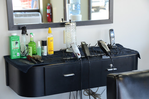 Barber Shop «Underground Barbershop», reviews and photos, 1520 E College Ave # D, Normal, IL 61761, USA