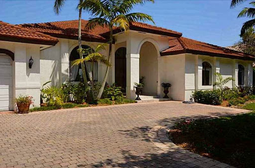 Real Estate Consultant «The Levy Group at Coldwell Banker Pinecrest», reviews and photos, 12651 S Dixie Hwy #101, Pinecrest, FL 33156, USA