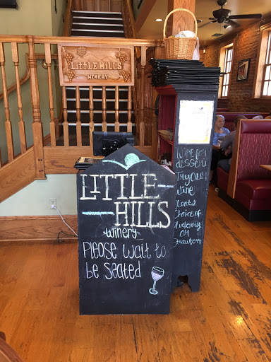American Restaurant «Little Hills Restaurant», reviews and photos, 501 S Main St, St Charles, MO 63301, USA