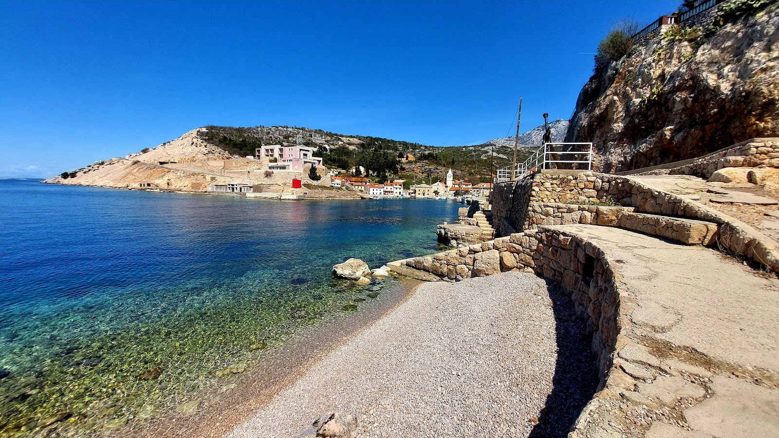 Foto di Jablanac Beach con molto pulita livello di pulizia